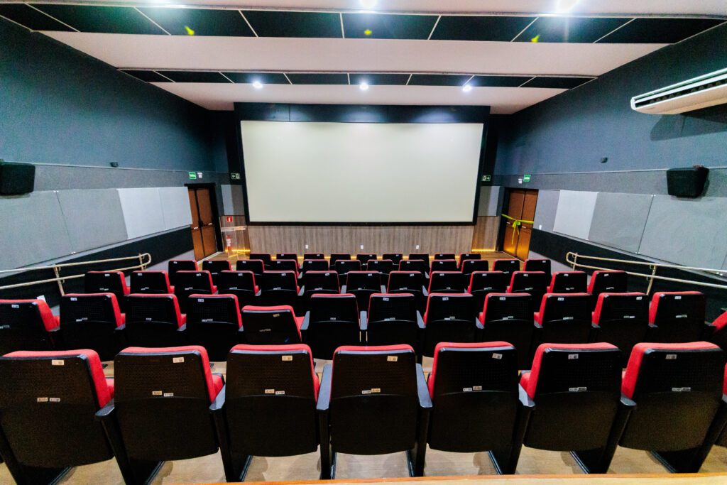 Cine Walmir Almeida celebra um mês de funcionamento com público expressivo e programação diversa